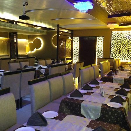 Hotel Silver Stone Ludhiana Eksteriør billede