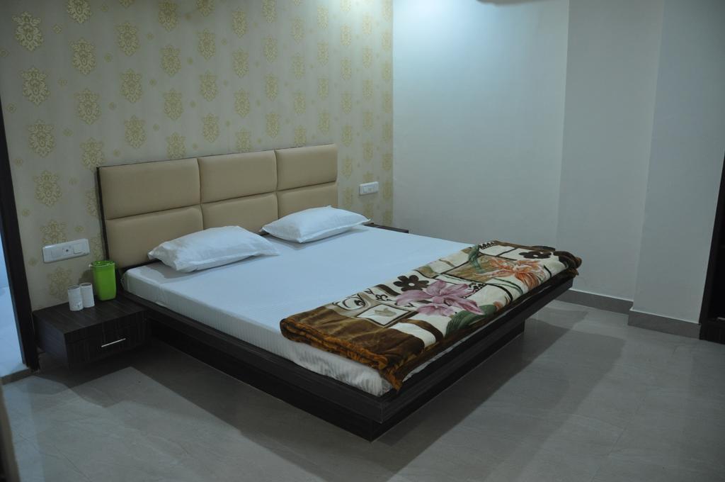 Hotel Silver Stone Ludhiana Værelse billede