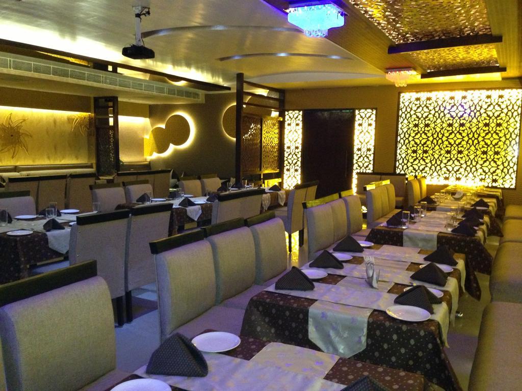 Hotel Silver Stone Ludhiana Eksteriør billede
