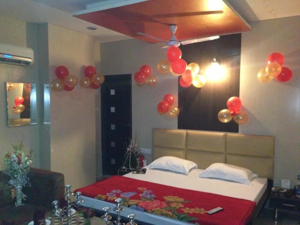 Hotel Silver Stone Ludhiana Eksteriør billede