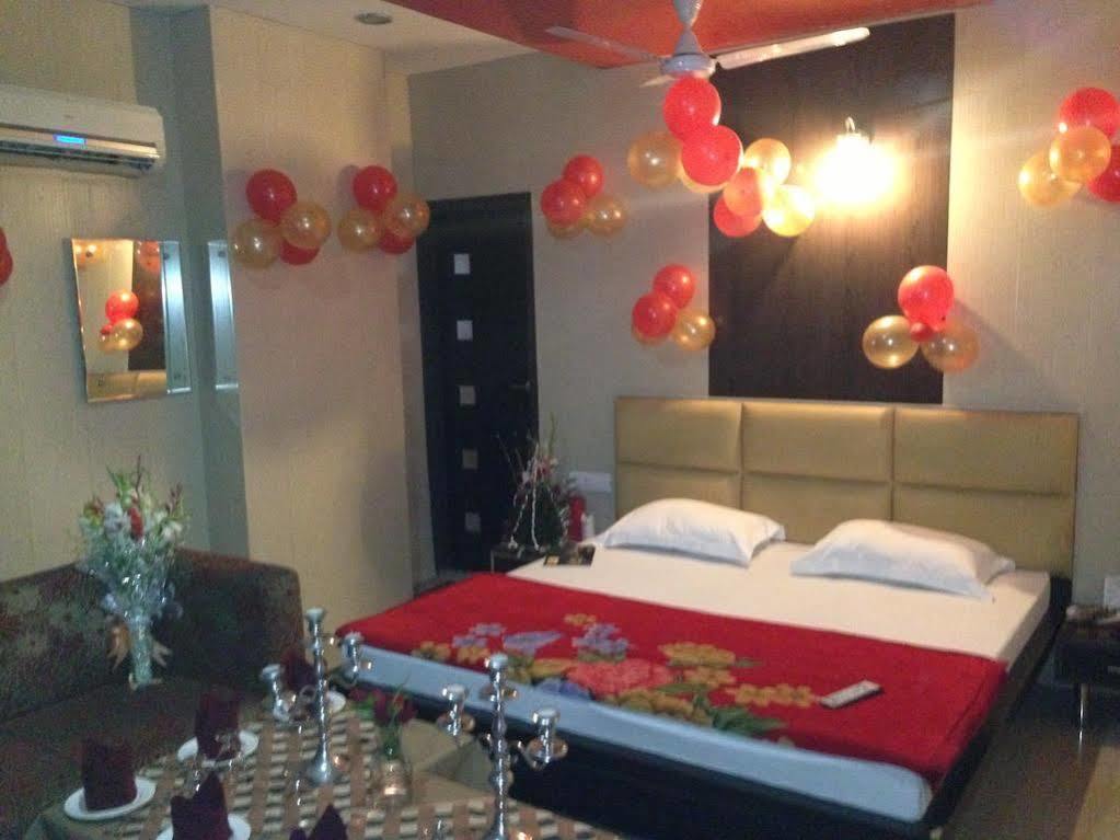 Hotel Silver Stone Ludhiana Eksteriør billede