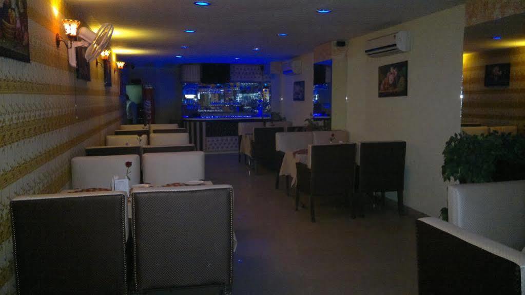 Hotel Silver Stone Ludhiana Eksteriør billede